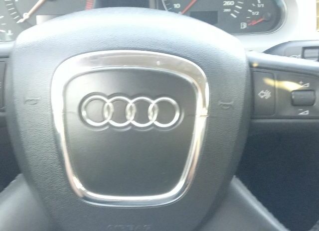 Черный Ауди А6, объемом двигателя 2.4 л и пробегом 260 тыс. км за 7300 $, фото 4 на Automoto.ua