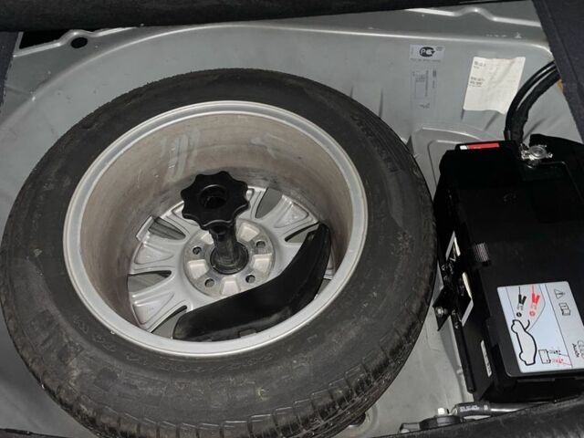 Черный Ауди А6, объемом двигателя 2.4 л и пробегом 275 тыс. км за 7000 $, фото 7 на Automoto.ua