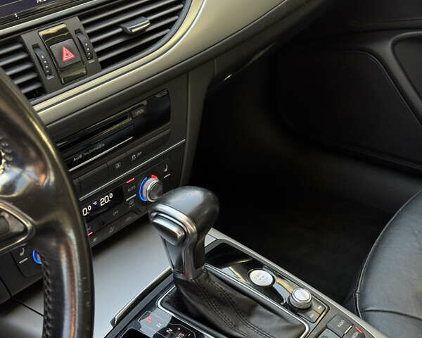 Черный Ауди А6, объемом двигателя 2.97 л и пробегом 304 тыс. км за 13500 $, фото 4 на Automoto.ua