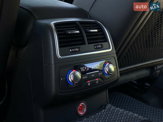 Ауди А6 2012 в Дрогобыче на Automoto.ua Черный Ауди А6, объемом двигателя 1.97 л и пробегом 270 тыс. км за 16000 $, фото 13 на Automoto.ua