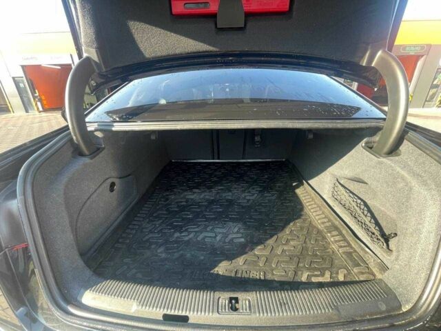 Черный Ауди А6, объемом двигателя 2 л и пробегом 308 тыс. км за 13500 $, фото 9 на Automoto.ua