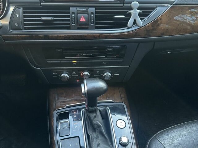 Чорний Ауді А6, об'ємом двигуна 2 л та пробігом 269 тис. км за 13000 $, фото 4 на Automoto.ua