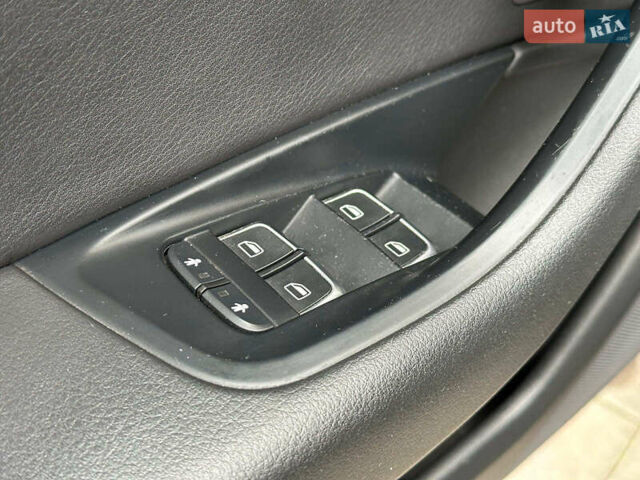 Чорний Ауді А6, об'ємом двигуна 2 л та пробігом 152 тис. км за 18990 $, фото 8 на Automoto.ua