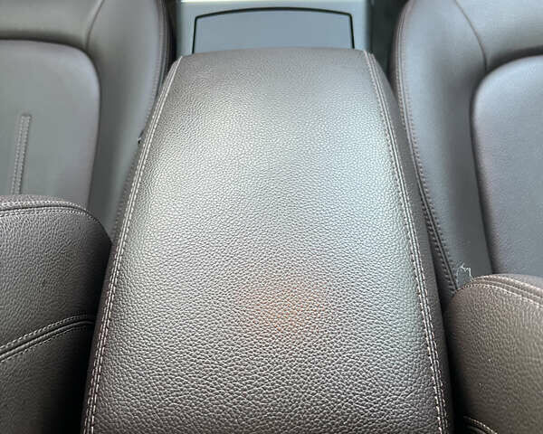 Черный Ауди А6, объемом двигателя 1.8 л и пробегом 230 тыс. км за 17000 $, фото 12 на Automoto.ua