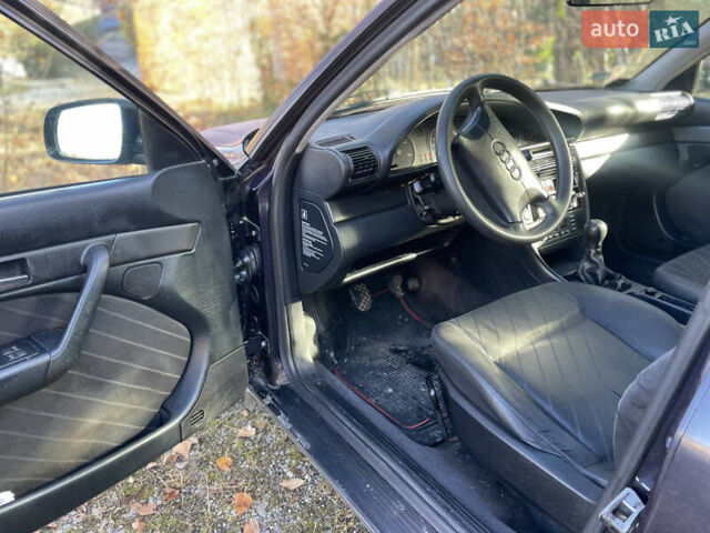 Черный Ауди А6, объемом двигателя 1.9 л и пробегом 401 тыс. км за 1750 $, фото 7 на Automoto.ua