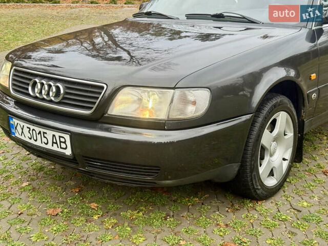 Черный Ауди А6, объемом двигателя 2.6 л и пробегом 273 тыс. км за 3500 $, фото 4 на Automoto.ua