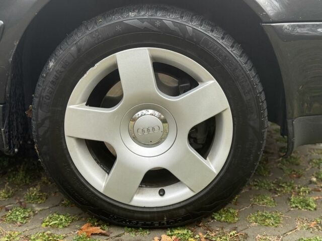 Ауді А6 1997 у Харкові на Automoto.ua Чорний Ауді А6, об'ємом двигуна 2.6 л та пробігом 273 тис. км за 3500 $, фото 8 на Automoto.ua