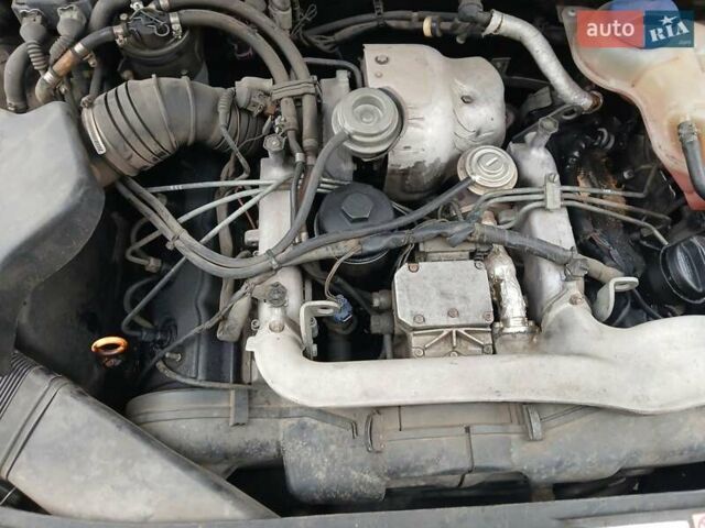 Черный Ауди А6, объемом двигателя 2.5 л и пробегом 350 тыс. км за 3200 $, фото 2 на Automoto.ua