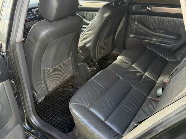 Черный Ауди А6, объемом двигателя 2.5 л и пробегом 350 тыс. км за 3699 $, фото 12 на Automoto.ua