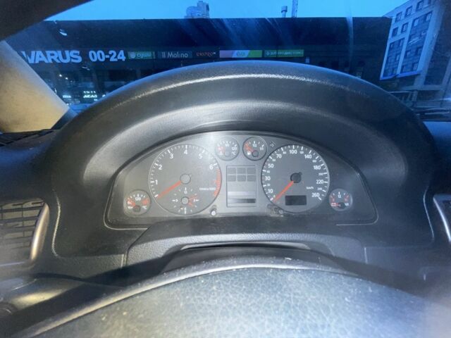 Черный Ауди А6, объемом двигателя 2.8 л и пробегом 536 тыс. км за 4000 $, фото 5 на Automoto.ua