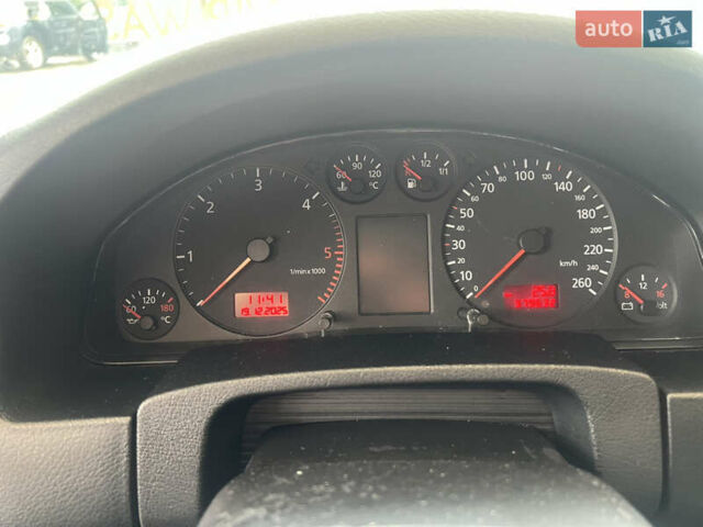 Черный Ауди А6, объемом двигателя 2.5 л и пробегом 380 тыс. км за 4500 $, фото 9 на Automoto.ua