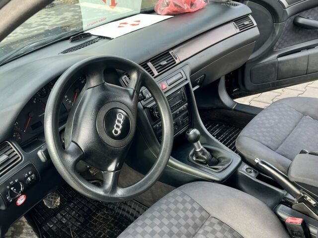 Черный Ауди А6, объемом двигателя 2.5 л и пробегом 345 тыс. км за 3200 $, фото 6 на Automoto.ua