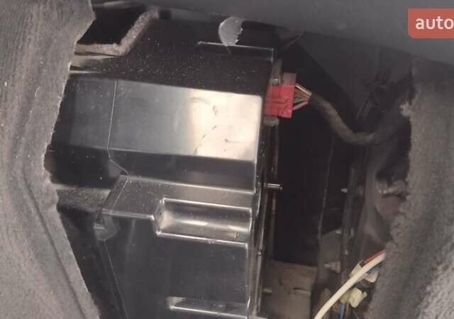 Черный Ауди А6, объемом двигателя 2.5 л и пробегом 310 тыс. км за 4800 $, фото 10 на Automoto.ua