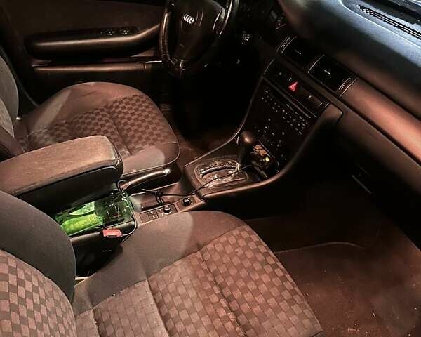 Чорний Ауді А6, об'ємом двигуна 2.5 л та пробігом 318 тис. км за 2700 $, фото 3 на Automoto.ua