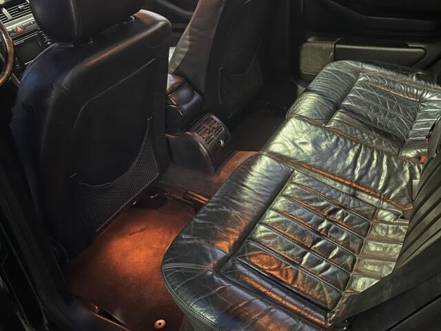 Черный Ауди А6, объемом двигателя 2.5 л и пробегом 225 тыс. км за 2100 $, фото 11 на Automoto.ua