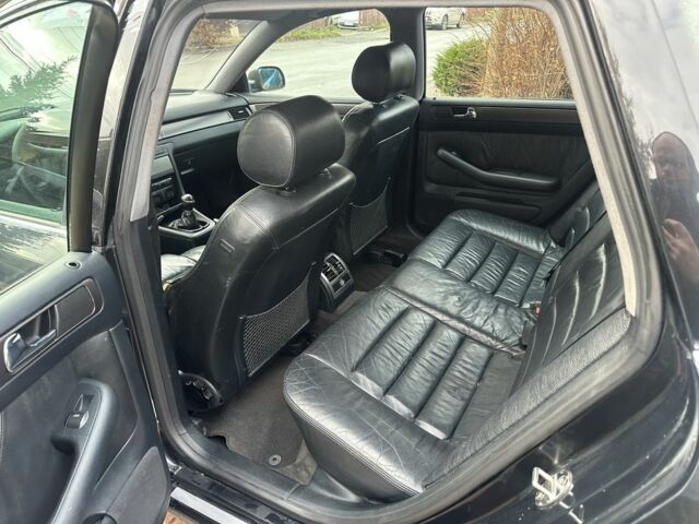 Черный Ауди А6, объемом двигателя 2.5 л и пробегом 300 тыс. км за 1500 $, фото 13 на Automoto.ua