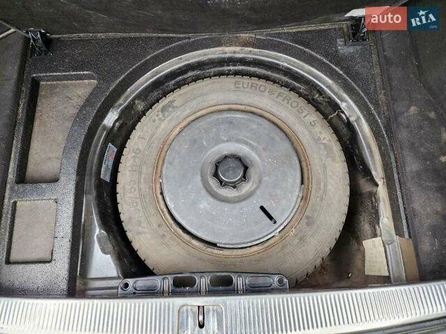 Черный Ауди А6, объемом двигателя 2.5 л и пробегом 404 тыс. км за 2600 $, фото 11 на Automoto.ua