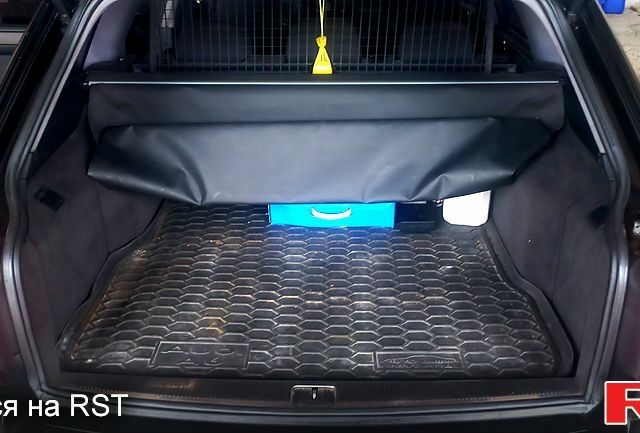 Черный Ауди А6, объемом двигателя 2.5 л и пробегом 353 тыс. км за 4200 $, фото 1 на Automoto.ua