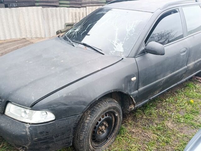 Черный Ауди А6, объемом двигателя 2 л и пробегом 111 тыс. км за 900 $, фото 2 на Automoto.ua