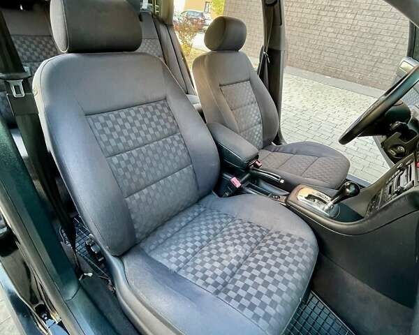 Черный Ауди А6, объемом двигателя 1.8 л и пробегом 326 тыс. км за 5800 $, фото 3 на Automoto.ua