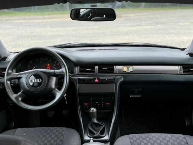 Черный Ауди А6, объемом двигателя 2.5 л и пробегом 350 тыс. км за 3000 $, фото 5 на Automoto.ua