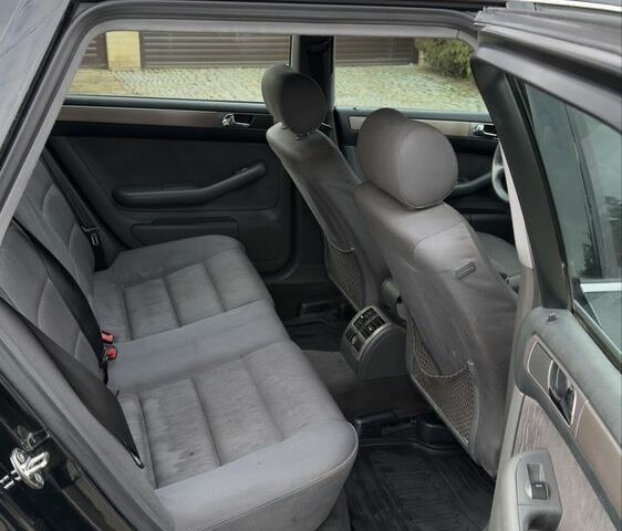 Черный Ауди А6, объемом двигателя 1.8 л и пробегом 300 тыс. км за 1750 $, фото 9 на Automoto.ua