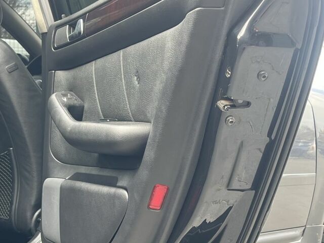 Черный Ауди А6, объемом двигателя 2.5 л и пробегом 260 тыс. км за 4200 $, фото 9 на Automoto.ua