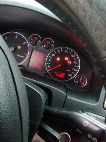 Черный Ауди А6, объемом двигателя 2.5 л и пробегом 320 тыс. км за 4100 $, фото 1 на Automoto.ua