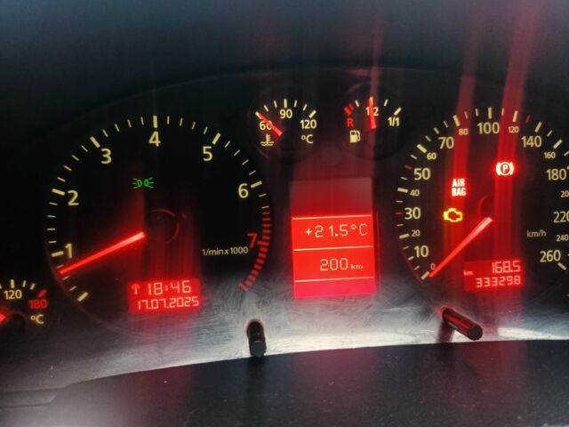 Черный Ауди А6, объемом двигателя 2.4 л и пробегом 333 тыс. км за 5500 $, фото 4 на Automoto.ua