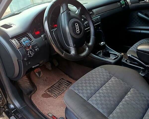 Чорний Ауді А6, об'ємом двигуна 1.8 л та пробігом 240 тис. км за 3750 $, фото 7 на Automoto.ua