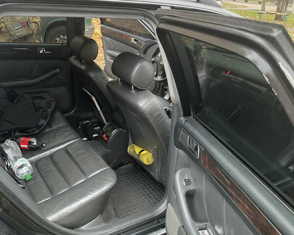 Черный Ауди А6, объемом двигателя 2.5 л и пробегом 536 тыс. км за 3100 $, фото 11 на Automoto.ua