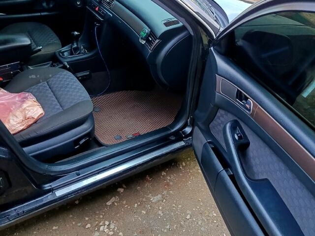 Чорний Ауді А6, об'ємом двигуна 1.8 л та пробігом 240 тис. км за 3750 $, фото 7 на Automoto.ua