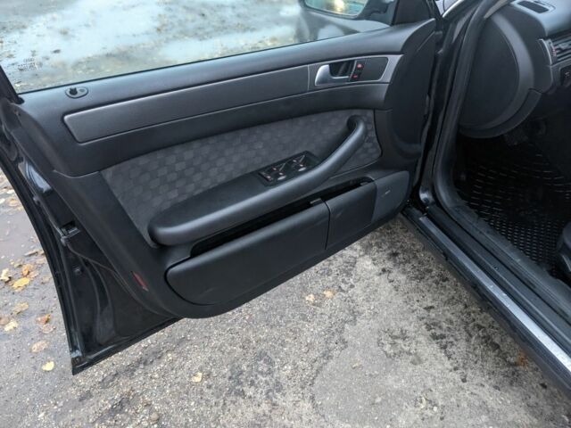 Черный Ауди А6, объемом двигателя 2.5 л и пробегом 446 тыс. км за 2250 $, фото 8 на Automoto.ua