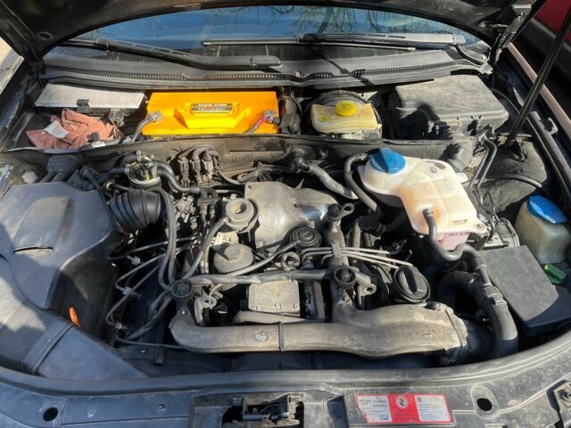 Черный Ауди А6, объемом двигателя 2.5 л и пробегом 335 тыс. км за 2700 $, фото 1 на Automoto.ua