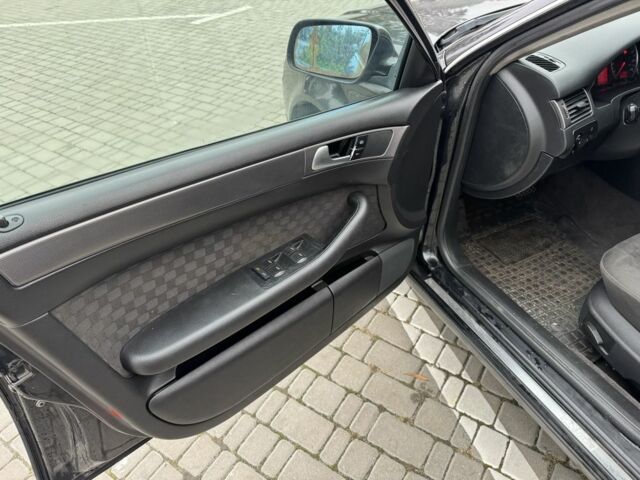 Черный Ауди А6, объемом двигателя 2.5 л и пробегом 270 тыс. км за 1500 $, фото 9 на Automoto.ua