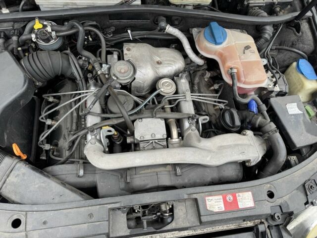 Черный Ауди А6, объемом двигателя 2.5 л и пробегом 270 тыс. км за 1500 $, фото 12 на Automoto.ua