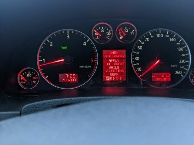 Черный Ауди А6, объемом двигателя 2.5 л и пробегом 446 тыс. км за 2250 $, фото 3 на Automoto.ua