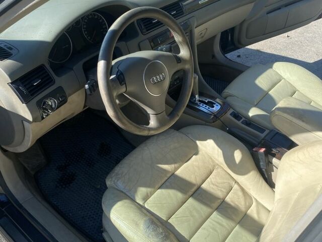 Черный Ауди А6, объемом двигателя 2.5 л и пробегом 400 тыс. км за 4000 $, фото 2 на Automoto.ua