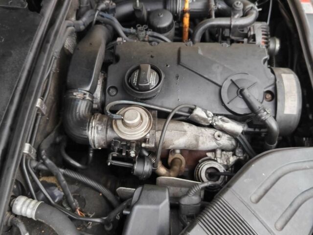 Черный Ауди А6, объемом двигателя 1.9 л и пробегом 300 тыс. км за 2850 $, фото 5 на Automoto.ua