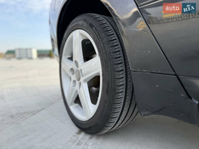 Черный Ауди А6, объемом двигателя 2.5 л и пробегом 350 тыс. км за 3200 $, фото 11 на Automoto.ua