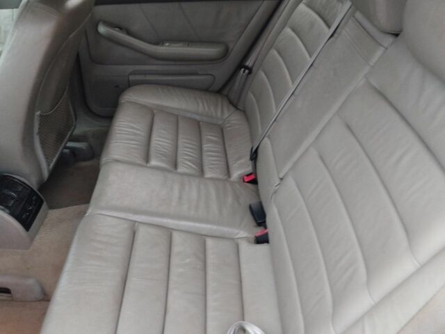 Черный Ауди А6, объемом двигателя 0 л и пробегом 300 тыс. км за 2800 $, фото 6 на Automoto.ua