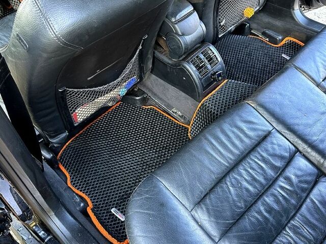 Черный Ауди А6, объемом двигателя 2.5 л и пробегом 400 тыс. км за 4760 $, фото 11 на Automoto.ua