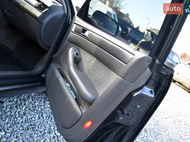 Черный Ауди А6, объемом двигателя 2.5 л и пробегом 290 тыс. км за 4800 $, фото 31 на Automoto.ua