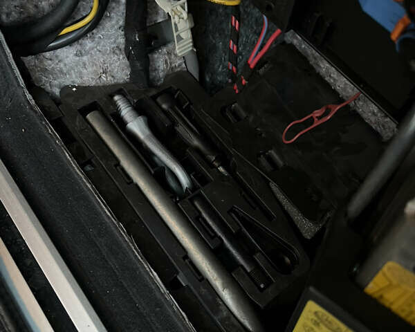 Черный Ауди А6, объемом двигателя 3 л и пробегом 325 тыс. км за 11000 $, фото 11 на Automoto.ua