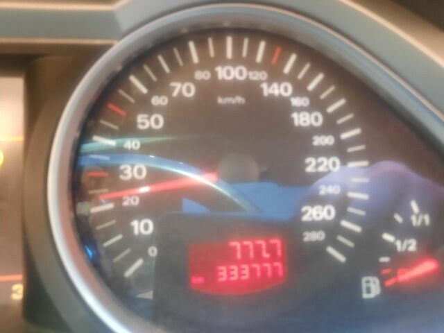 Черный Ауди А6, объемом двигателя 3 л и пробегом 330 тыс. км за 4000 $, фото 8 на Automoto.ua