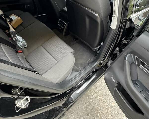 Черный Ауди А6, объемом двигателя 2 л и пробегом 300 тыс. км за 12000 $, фото 6 на Automoto.ua