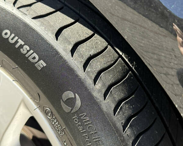 Черный Ауди А6, объемом двигателя 1.9 л и пробегом 266 тыс. км за 17400 $, фото 9 на Automoto.ua