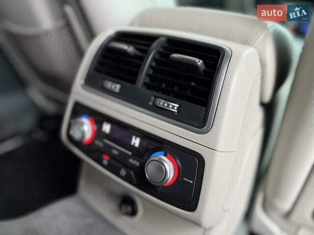 Черный Ауди А6, объемом двигателя 3 л и пробегом 300 тыс. км за 16850 $, фото 99 на Automoto.ua