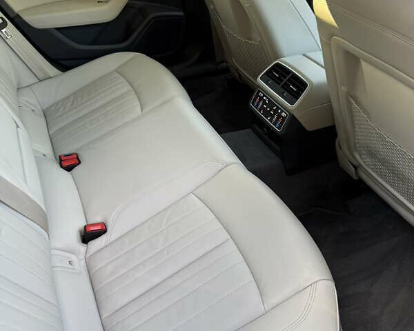 Чорний Ауді А6, об'ємом двигуна 2 л та пробігом 268 тис. км за 34500 $, фото 31 на Automoto.ua