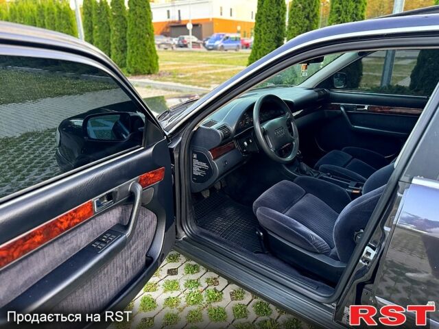 Фиолетовый Ауди А6, объемом двигателя 2.6 л и пробегом 300 тыс. км за 3500 $, фото 4 на Automoto.ua